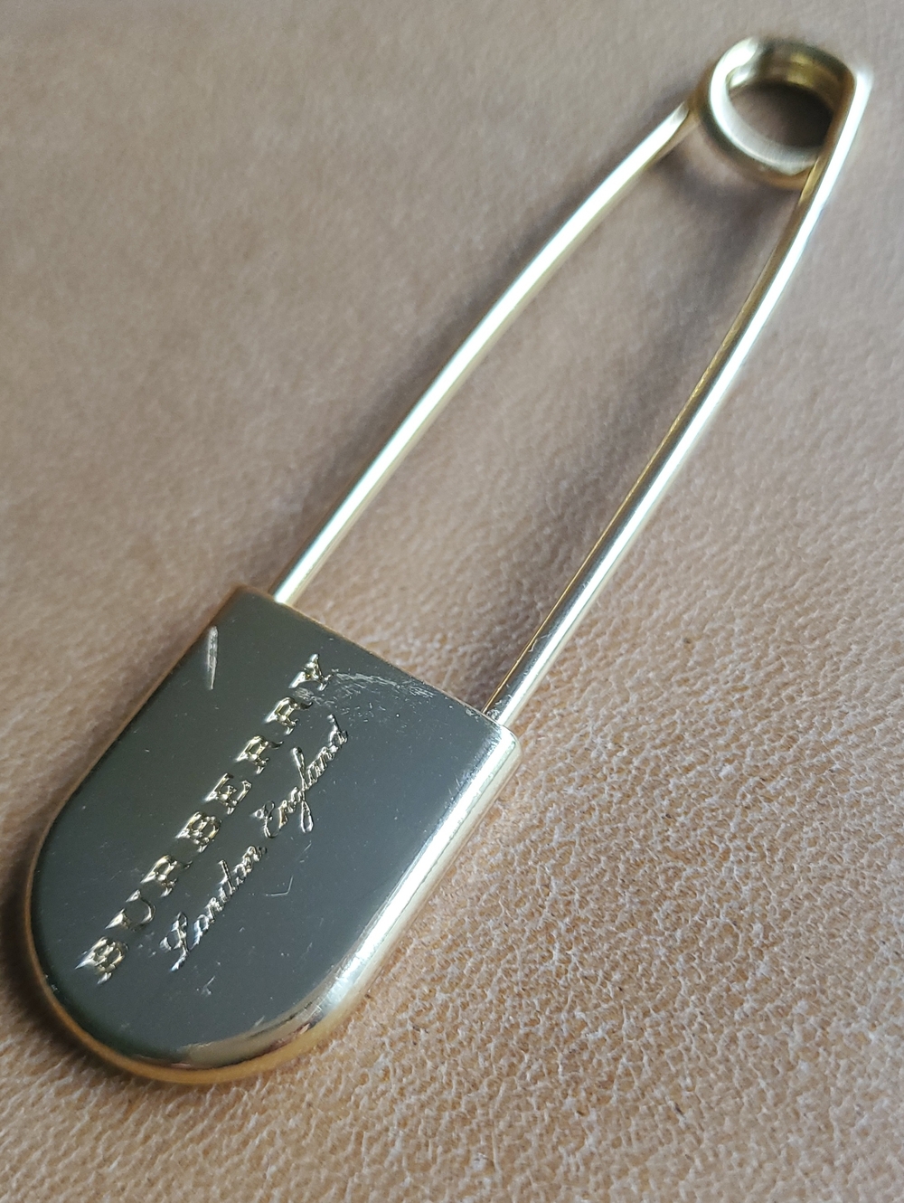 Burberry Gold-Tone Kilt Large Safety Pin Brooch Keychain